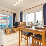 Apartment Casa Azul, Fast Wi-fi, Airco, Pool & Bbq Near The Da Rocha Portimao