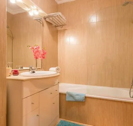 Apartment Casa Azul, Fast Wi-fi, Airco, Pool & Bbq Near The Da Rocha *
